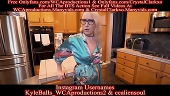 Milf Mother Crystal Clark'S Seductive Posing In Trailer