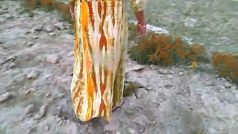 Desi Village Wife And Husband Capture Outdoor Footage For Amateur Indian Aunties