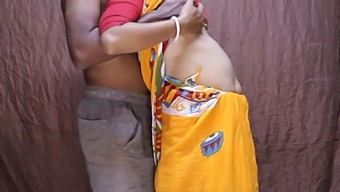 Desi Pregnant Aunty In Saree Blouse And Petticoat Enjoys Standing Creampie With Husband'S Friend